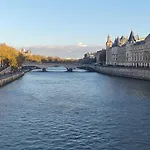 Urbanflat 156 - Yves Apartment Saint Denis